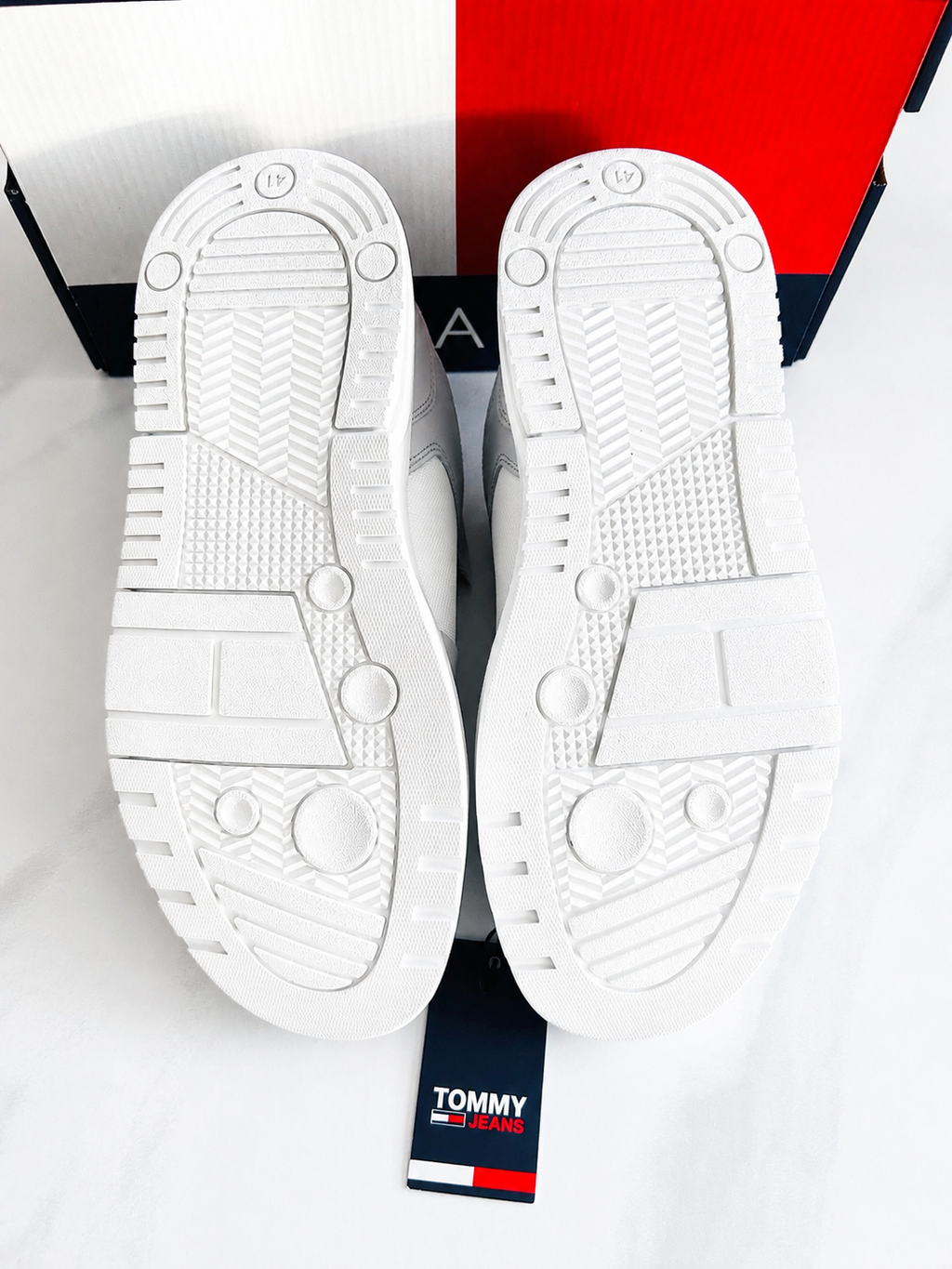 Baskets Tommy Hilfiger Leather Cup Homme Blanches Neuves Taille 41