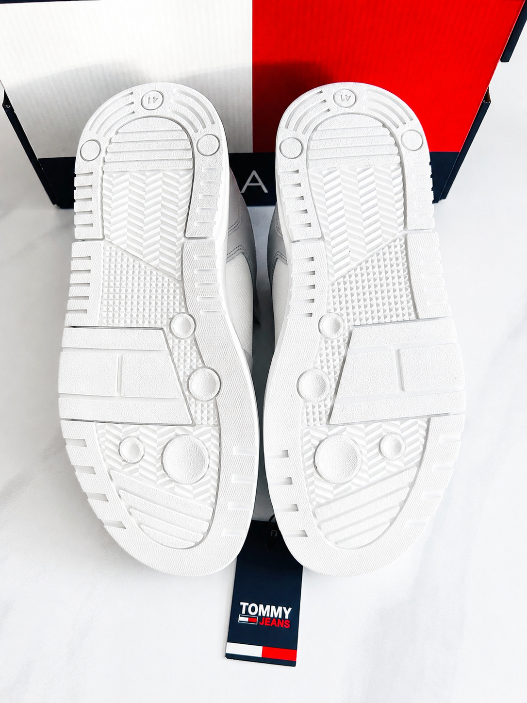 Baskets Tommy Hilfiger Leather Cup Homme Blanches Neuves Taille 41