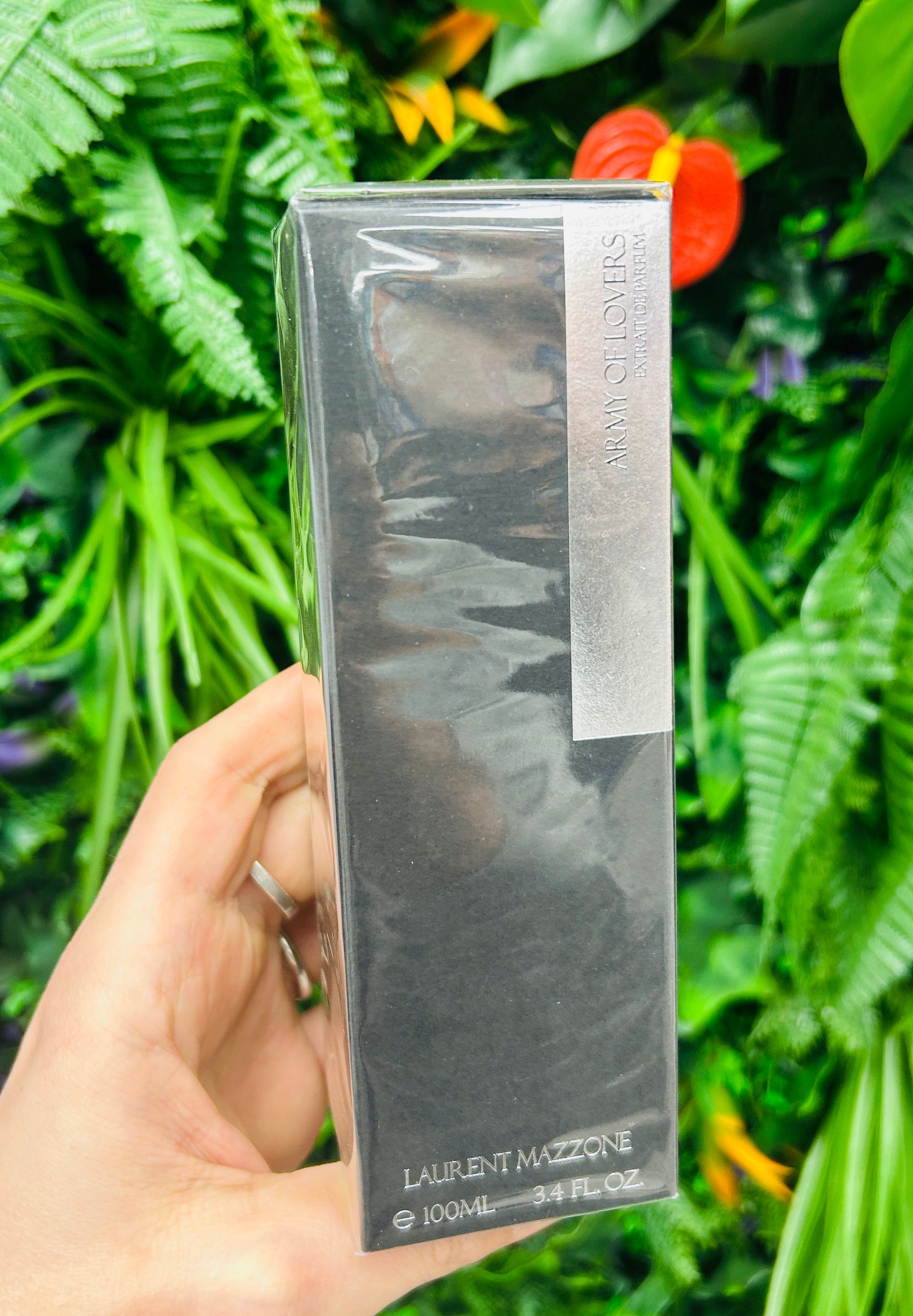 Army of Lovers – Extrait de Parfum 100 ml

Laurent Mazzone