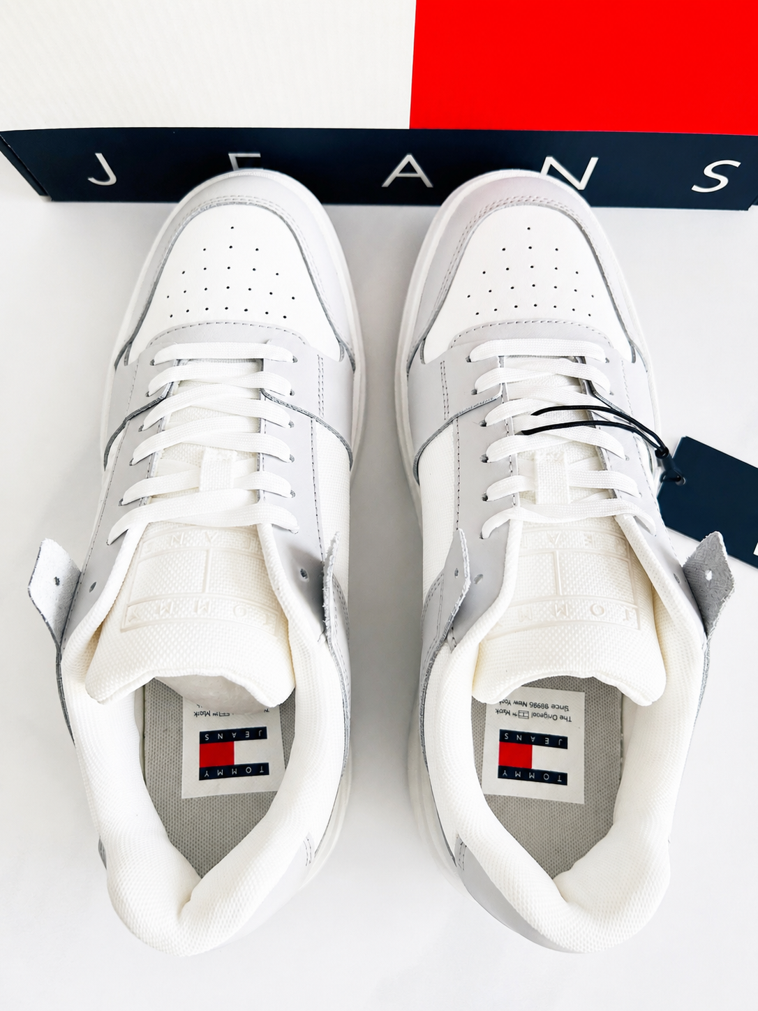 Baskets Tommy Hilfiger Leather Cup Homme Blanches Neuves Taille 41