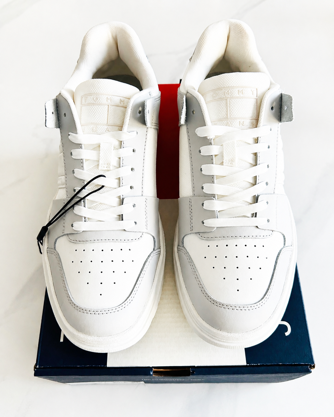 Baskets Tommy Hilfiger Leather Cup Homme Blanches Neuves Taille 41