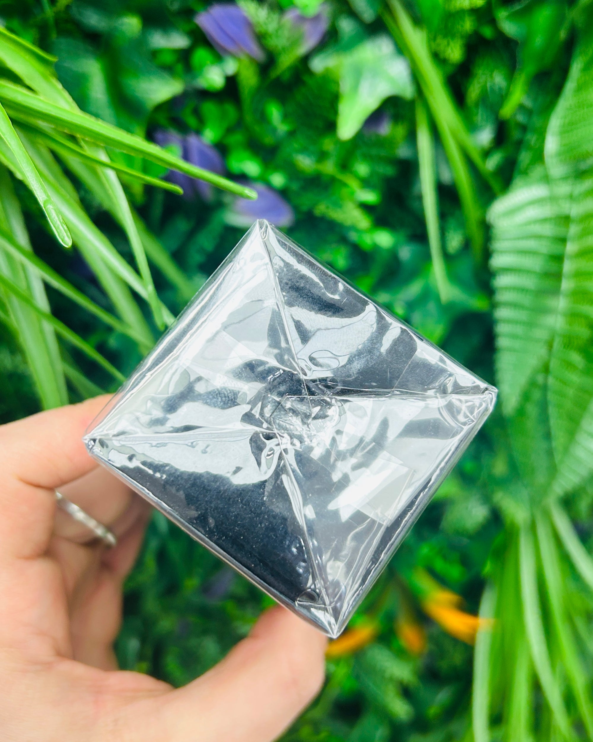 Army of Lovers – Extrait de Parfum 100 ml

Laurent Mazzone