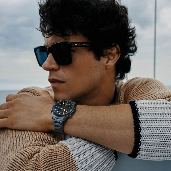 Montre Homme Hugo Boss Globetrotter 1513824 chronographe bleu mat bracelet acier